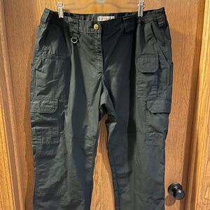 5.11 Tactical Black Pants Women’s size 18 US New condition